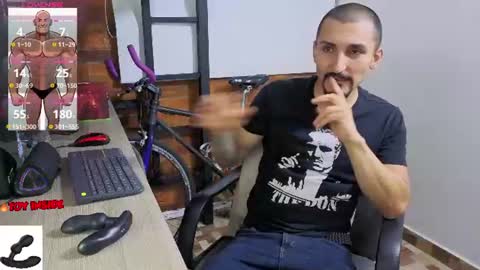 Snapshot of marckmuscle chatting on 06/15/26, 02:36 Marck Independent model online show from 06/15/26, 02:36