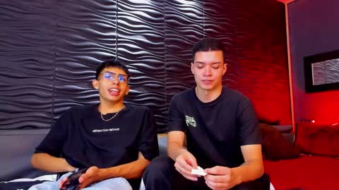 Snapshot of marcoyethan chatting on 12/13/24, 04:33 Marco and Ethan online show from 12/13/24, 04:33