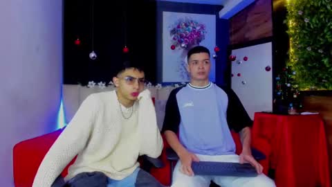 Snapshot of marcoyethan chatting on 12/15/24, 11:09 Marco and Ethan online show from 12/15/24, 11:09