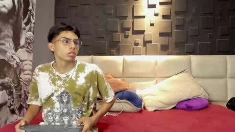 Snapshot of marcoyethan chatting on 01/16/25, 02:51 Marco and Ethan online show from 01/16/25, 02:51