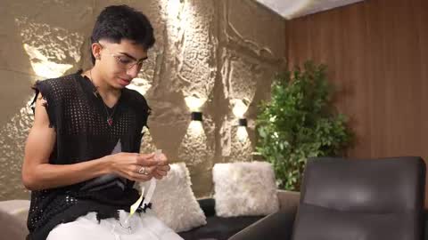 Snapshot of marcoyethan chatting on 09/30/25, 03:55 Marco and Ethan online show from 09/30/25, 03:55