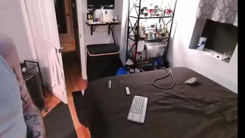 marctheslut online show from 11/16/25, 10:04