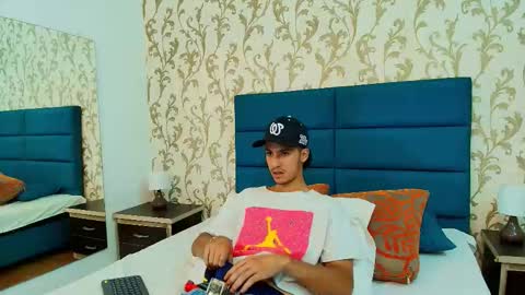 marcus_jeron online show from 09/25/25, 03:32