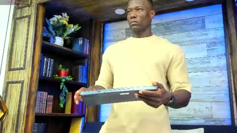 Snapshot of marcusblack_ chatting on 07/11/26, 11:35 Marcusssss online show from 07/11/26, 11:35