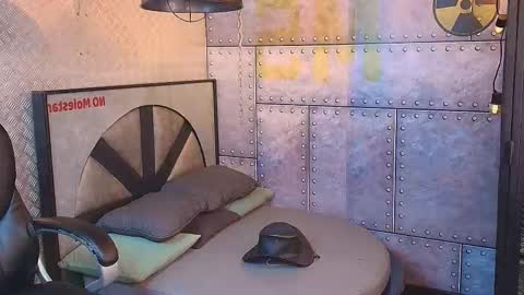 Snapshot of marcusrain_ chatting on 10/03/25, 03:14 Marcus online show from 10/03/25, 03:14