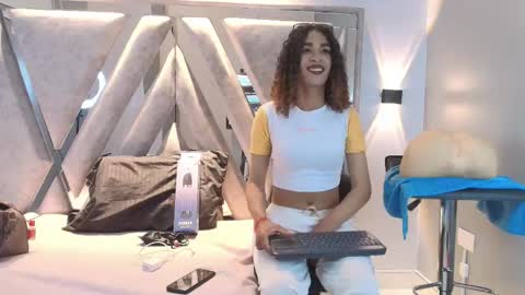 marfilastrom online show from 10/17/25, 08:00