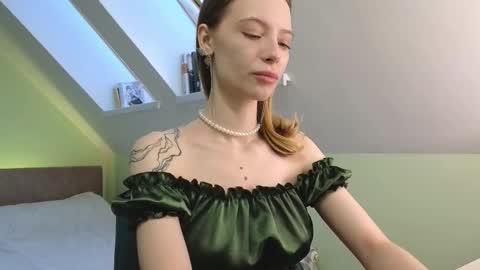 Snapshot of margareata chatting on 09/10/25, 06:24 - Alisa online show from 09/10/25, 06:24