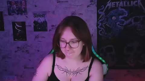 Snapshot of margaret_red chatting on 06/13/26, 06:39 Margaret online show from 06/13/26, 06:39