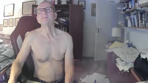 marginalie online show from 11/23/25, 06:57