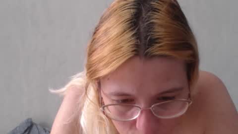 Snapshot of margo_shine chatting on 09/12/25, 10:59 margo_shine online show from 09/12/25, 10:59