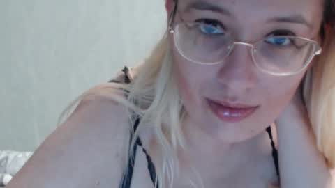 Snapshot of margo_shine chatting on 10/30/25, 03:13 margo_shine online show from 10/30/25, 03:13