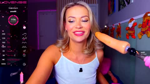 Snapshot of margohotty chatting on 12/24/24, 08:22 Margo for you online show from 12/24/24, 08:22