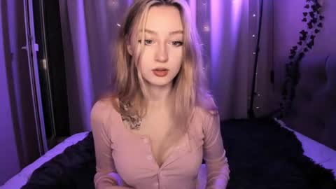 Snapshot of margorozentals chatting on 07/12/26, 10:23 Margo online show from 07/12/26, 10:23