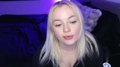 margot_robbie7 online show from 03/24/26, 12:59