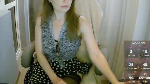 Snapshot of mari399 chatting on 10/18/25, 09:48 Mari online show from 10/18/25, 09:48