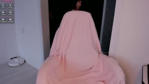 Snapshot of mari__anna chatting on 04/24/26, 01:24 PVT IS OPEN LOVES AND WE DONT HAVE LIMITS online show from 04/24/26, 01:24