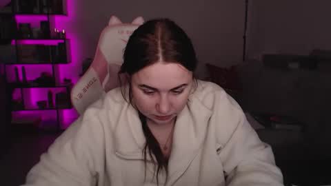 mari moore online show from 12/18/25, 05:02