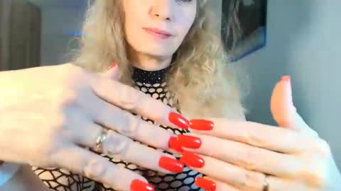Snapshot of maria_anna_mmm chatting on 04/25/26, 07:55 maria_anna_mmm online show from 04/25/26, 07:55