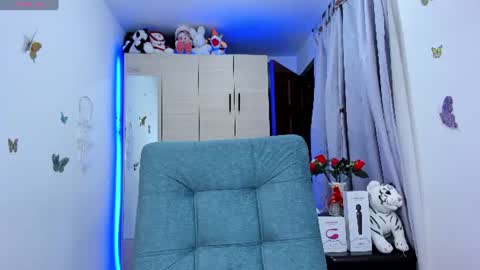 Snapshot of maria_camila77 chatting on 06/20/26, 02:14 Maria camila online show from 06/20/26, 02:14