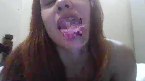 Snapshot of maria_eugenia chatting on 09/29/25, 04:39 Mareu online show from 09/29/25, 04:39