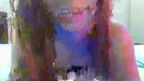 Mareu online show from 11/10/25, 03:05