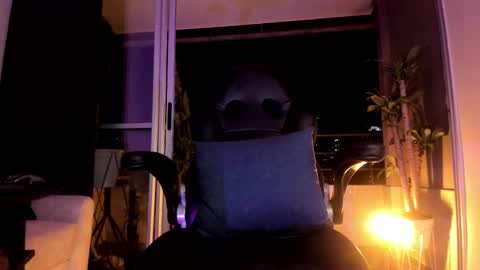 Snapshot of maria_isabells chatting on 02/22/25, 04:18 Maria Isabell  online show from 02/22/25, 04:18