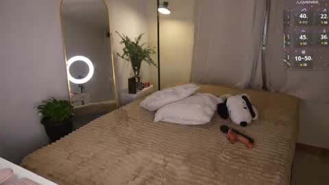Snapshot of maria_petit chatting on 06/19/26, 01:43 M. online show from 06/19/26, 01:43