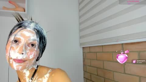 S O F I A  model independent online show from 12/05/24, 06:32