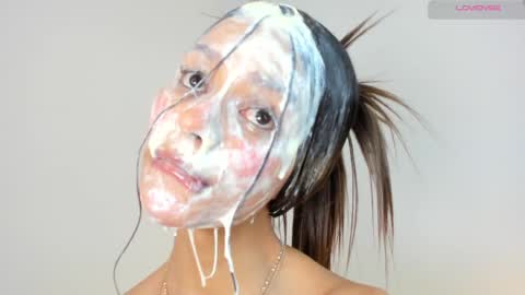 S O F I A  model independent online show from 01/14/25, 02:43