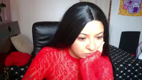 Snapshot of mariaajuana_ chatting on 05/25/26, 04:35 mariaajuana_ online show from 05/25/26, 04:35
