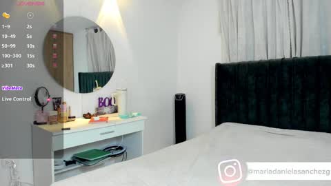 mariadanielasanchez online show from 10/21/25, 01:39