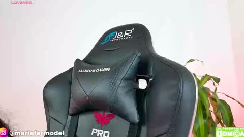 Snapshot of mariafer05 chatting on 11/04/25, 06:18 Maria Fer online show from 11/04/25, 06:18