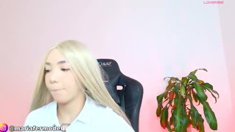 Snapshot of mariafer05 chatting on 02/15/26, 03:09 Maria Fer online show from 02/15/26, 03:09