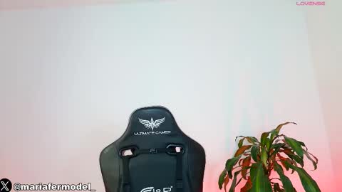 Snapshot of mariafer05 chatting on 02/18/26, 04:36 Maria Fer online show from 02/18/26, 04:36