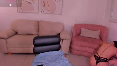 MARIA HERRERA  online show from 11/11/25, 09:59