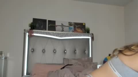 Snapshot of mariahpinkkitty chatting on 01/03/25, 03:27 Pinkkitty online show from 01/03/25, 03:27