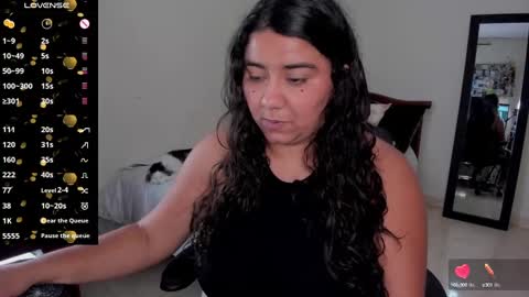 Snapshot of mariamcastillo chatting on 01/18/25, 01:41   Mariam Castiblanco online show from 01/18/25, 01:41