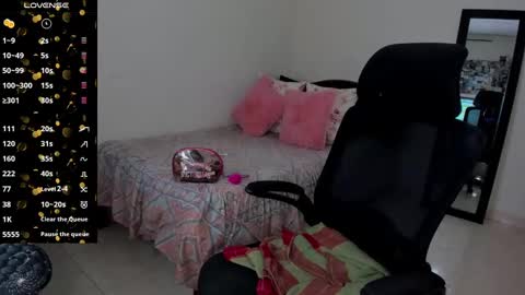 Snapshot of mariamcastillo chatting on 02/01/25, 03:19   Mariam Castiblanco online show from 02/01/25, 03:19