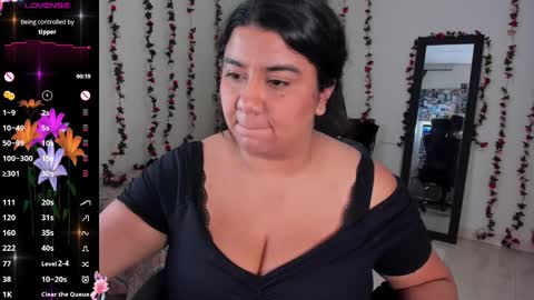 Snapshot of mariamcastillo chatting on 03/03/25, 03:52   Mariam Castiblanco online show from 03/03/25, 03:52