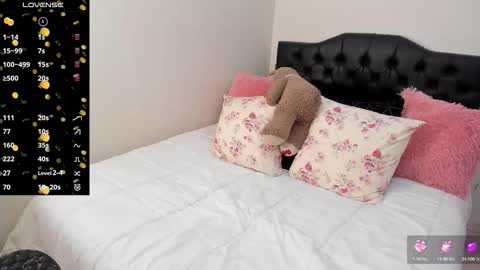 Snapshot of mariamcastillo chatting on 10/02/25, 12:06   Mariam Castiblanco online show from 10/02/25, 12:06