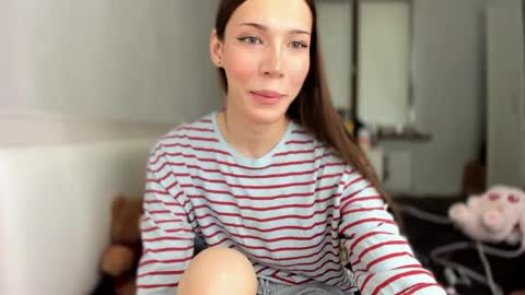 Snapshot of mariamceleste chatting on 05/27/26, 05:48 Mariam online show from 05/27/26, 05:48
