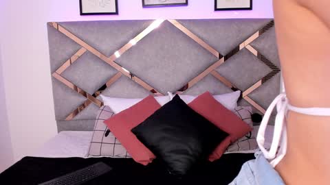 Snapshot of marian_pinzon chatting on 02/02/25, 02:38 Marian online show from 02/02/25, 02:38