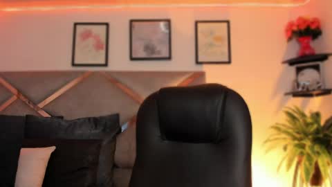 Marian online show from 04/17/26, 07:17