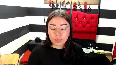 Marian online show from 02/25/25, 02:47