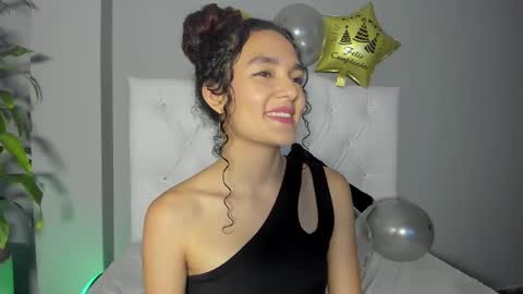 Snapshot of marian_skinny chatting on 12/10/24, 04:38 Marian online show from 12/10/24, 04:38