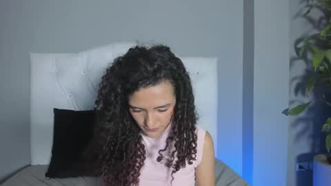 Snapshot of marian_skinny chatting on 12/27/24, 02:36 Marian online show from 12/27/24, 02:36