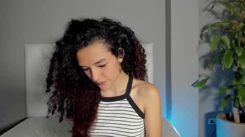 Snapshot of marian_skinny chatting on 01/12/25, 11:15 Marian online show from 01/12/25, 11:15