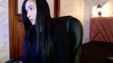 Mariana online show from 12/14/25, 11:48