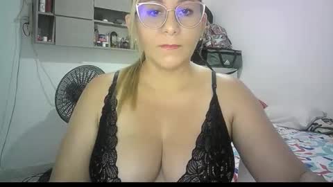 Snapshot of mariana995649 chatting on 05/16/26, 03:00 mariana995649 online show from 05/16/26, 03:00