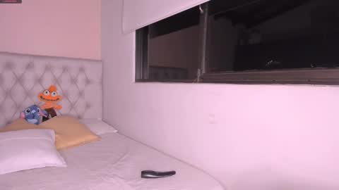 Mariana Roe online show from 01/17/25, 03:34